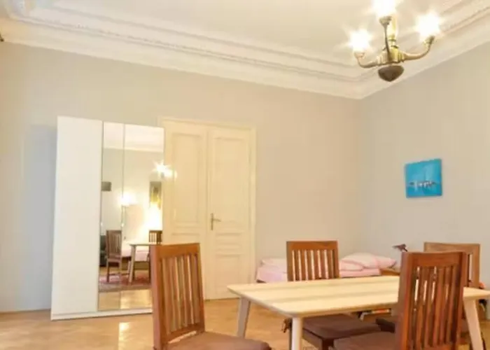 Kaisers Grand Apartment *