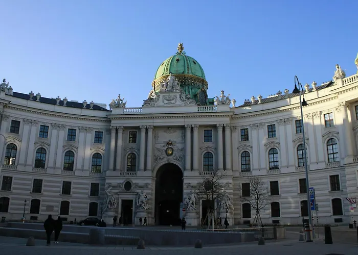 Kaisers Grand Apartment *